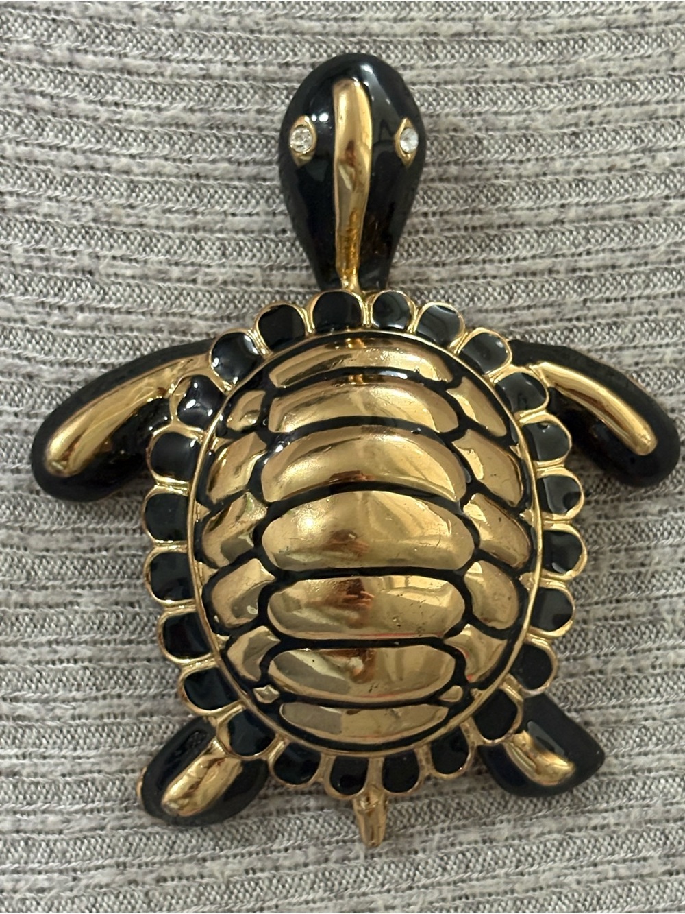Vintage gold tone & black large turtle brooch w clear rhinestone eyes